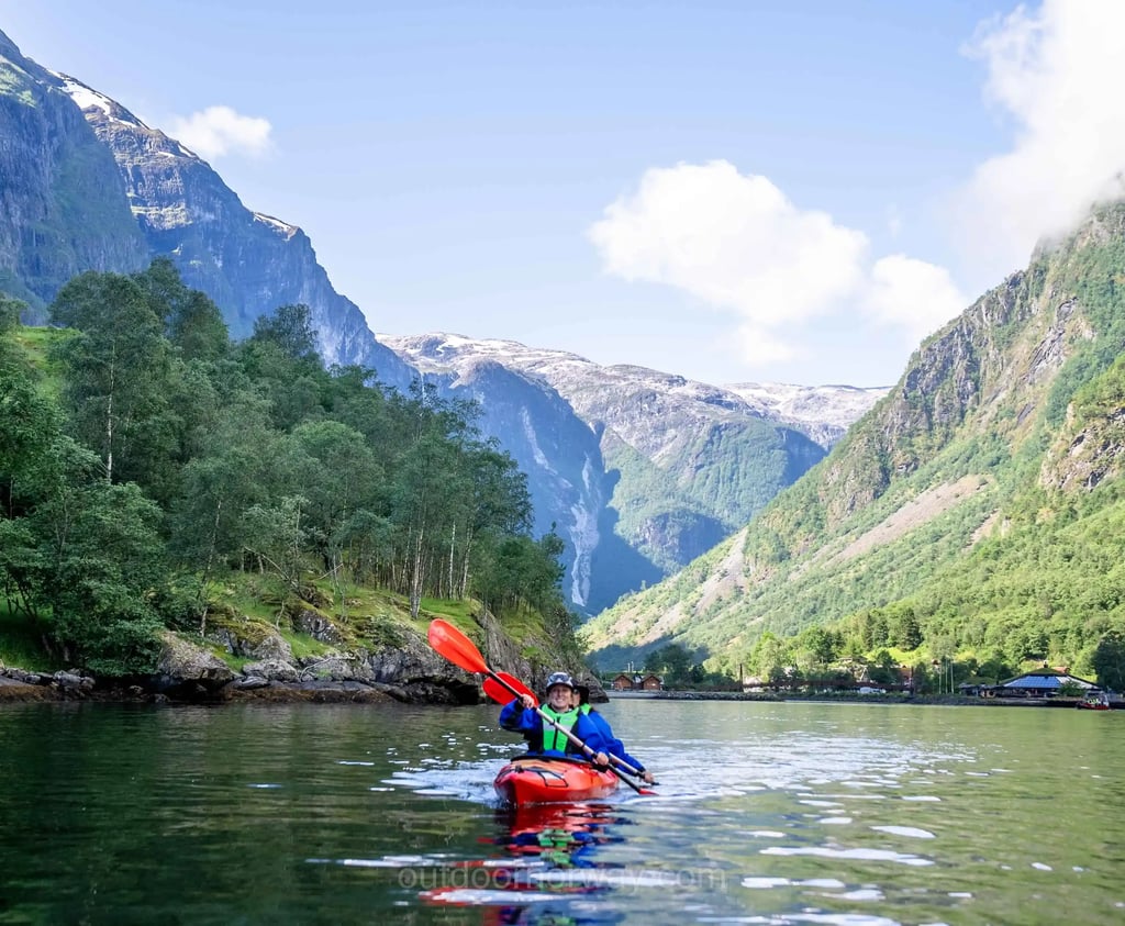 Fjord_Kayak_Naeroyfjord_07_02_AM-2_11
