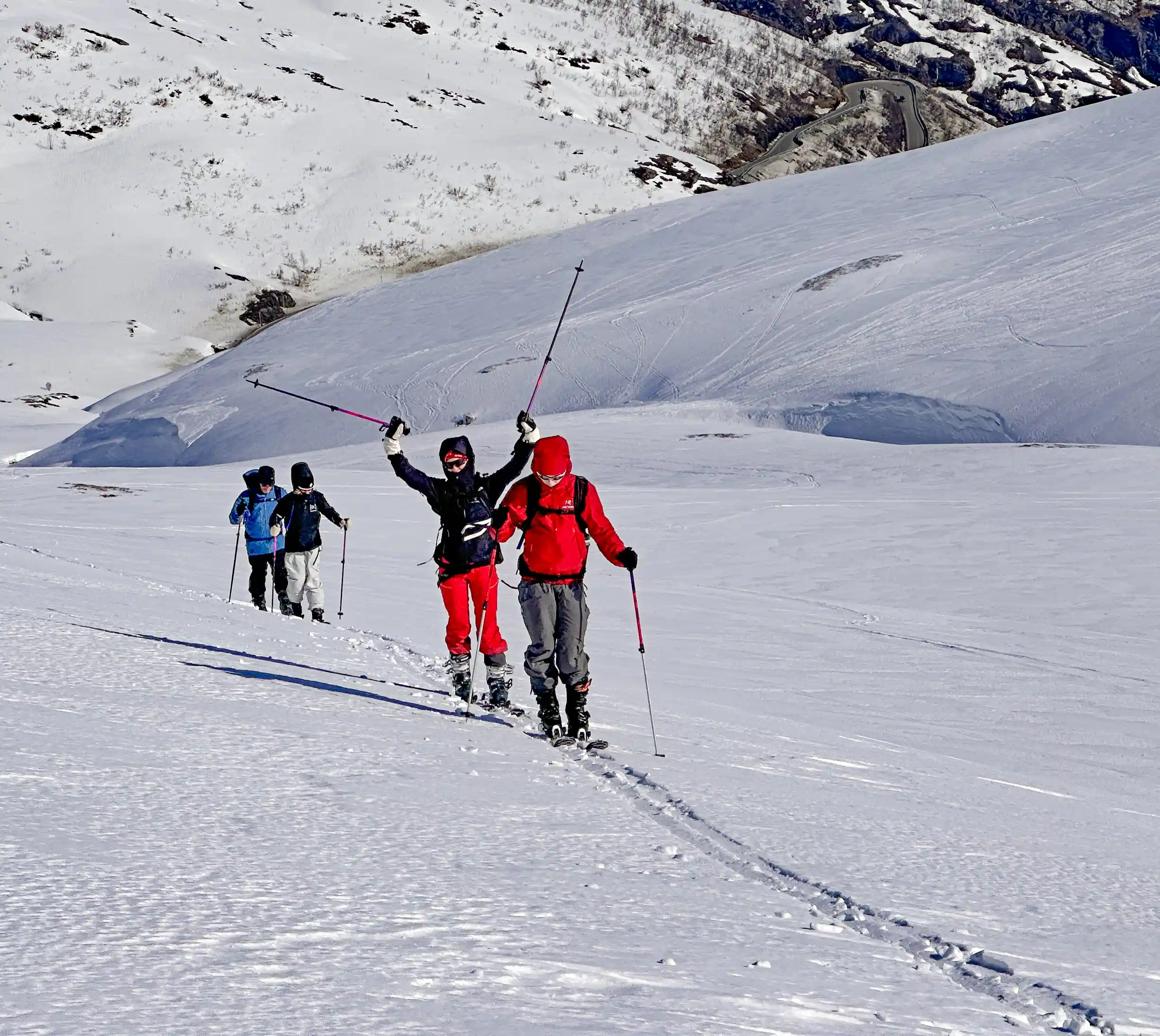 2025 Skifahren im Hinterland_FRÜHLING Skifahren-41