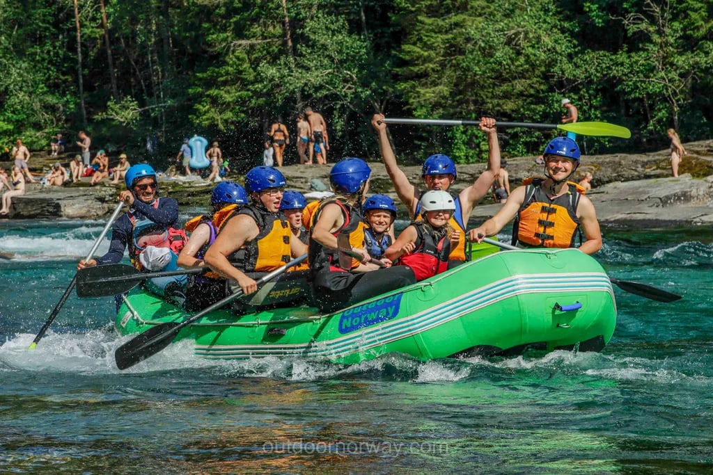 5 DAY SPRING ADVENTURE ESCAPE IN FJORD NORWAY 2025 04 (2)