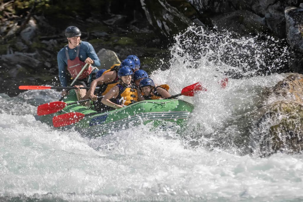 5 DAY SPRING ADVENTURE ESCAPE IN FJORD NORWAY 2025 11