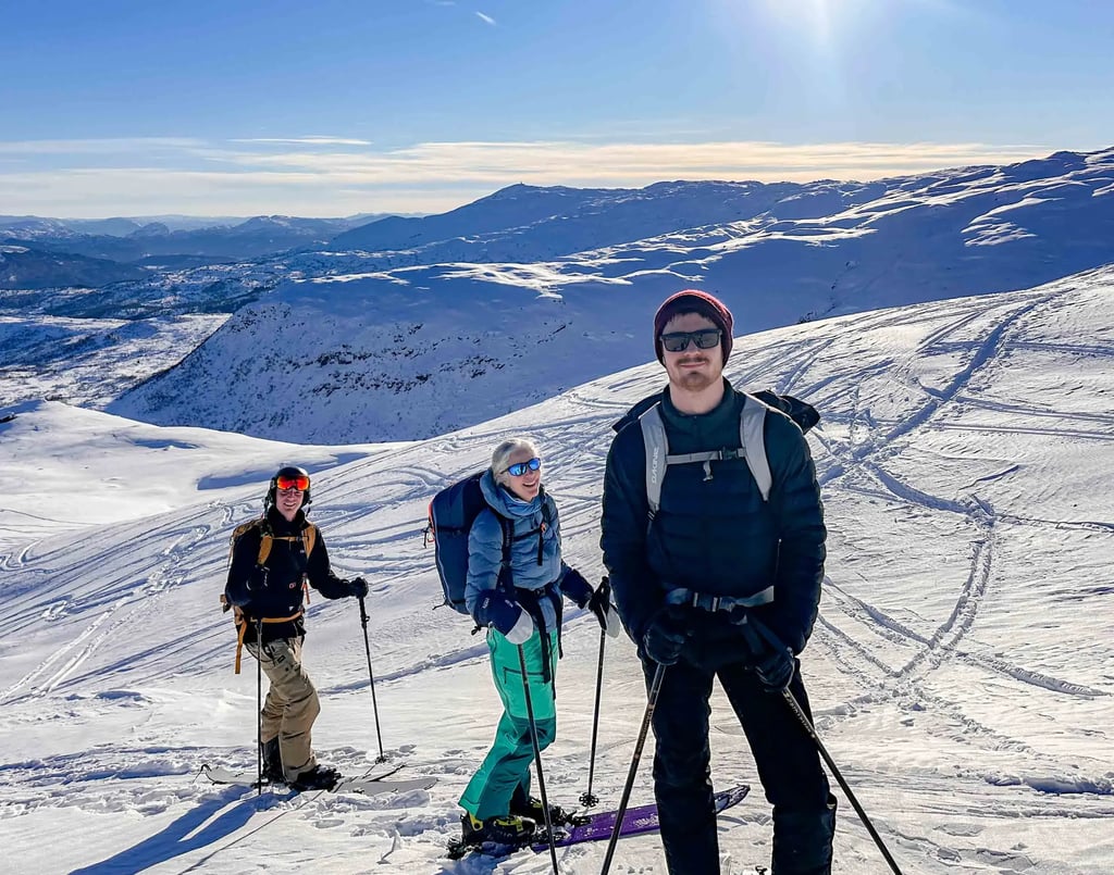 Backcountry-skiing-in-Voss