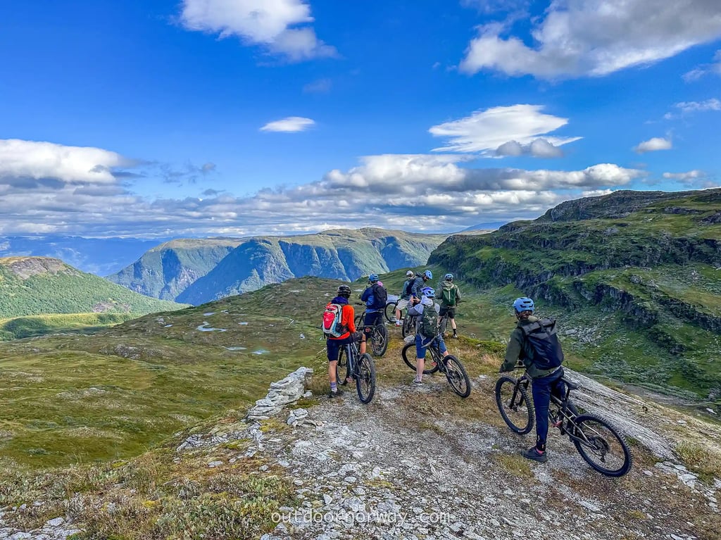 Mit dem Mountainbike zum Fjord mit Outdoor Norway
