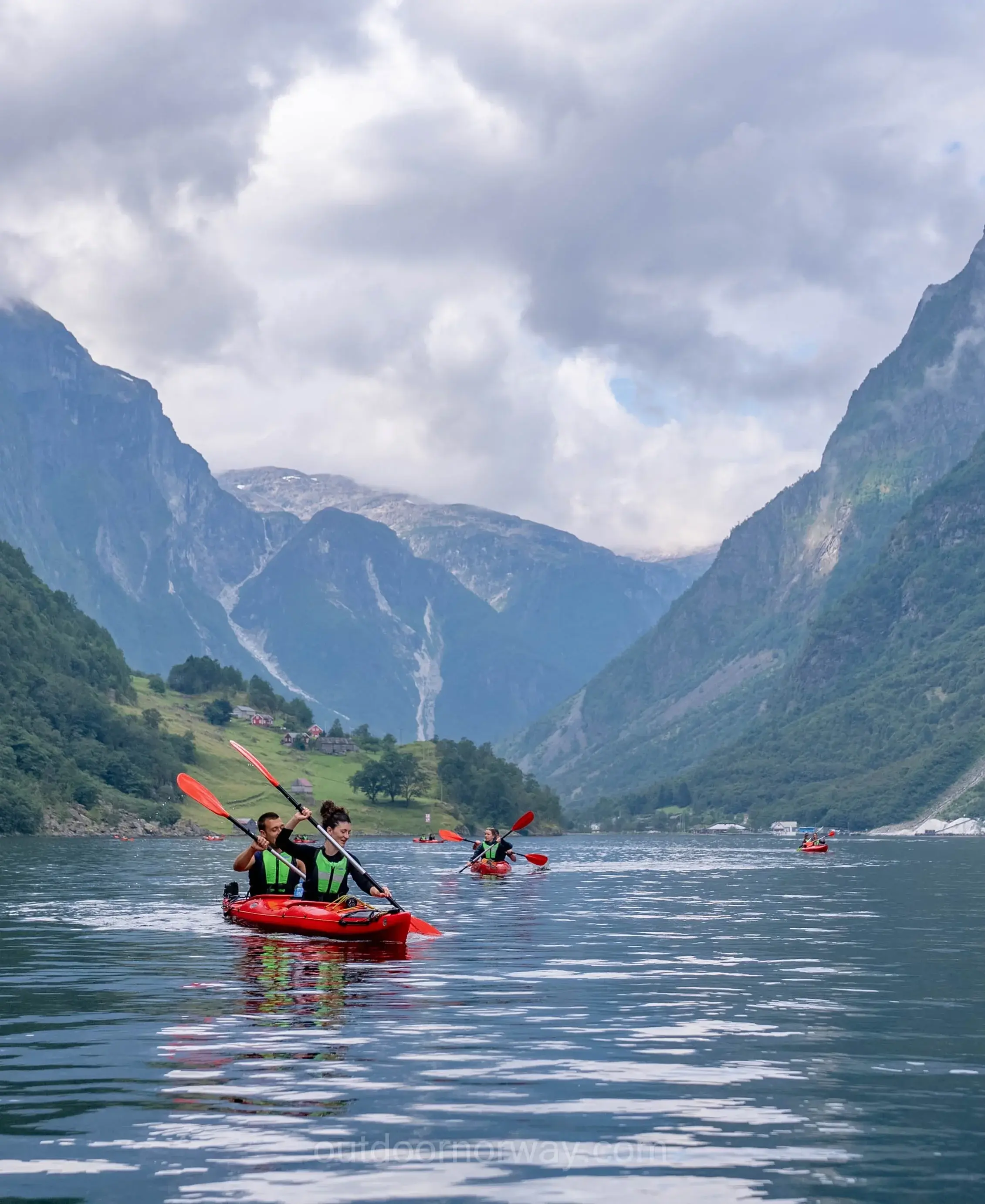 FJORD KAYAK IN NEROYFJORD 2025 07