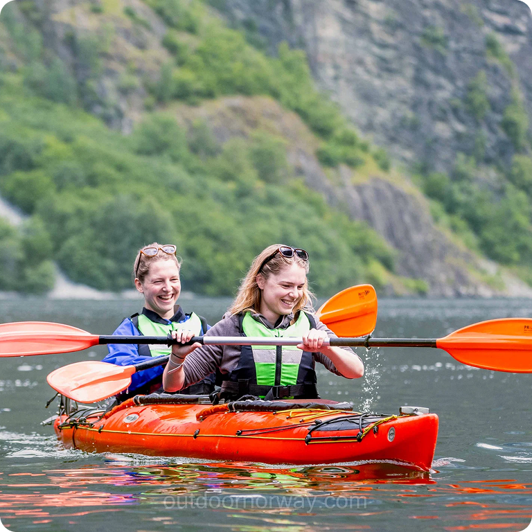 Kajakfahren in den norwegischen Fjorden bei Voss – Nærøyfjord oder Hardangerfjord?